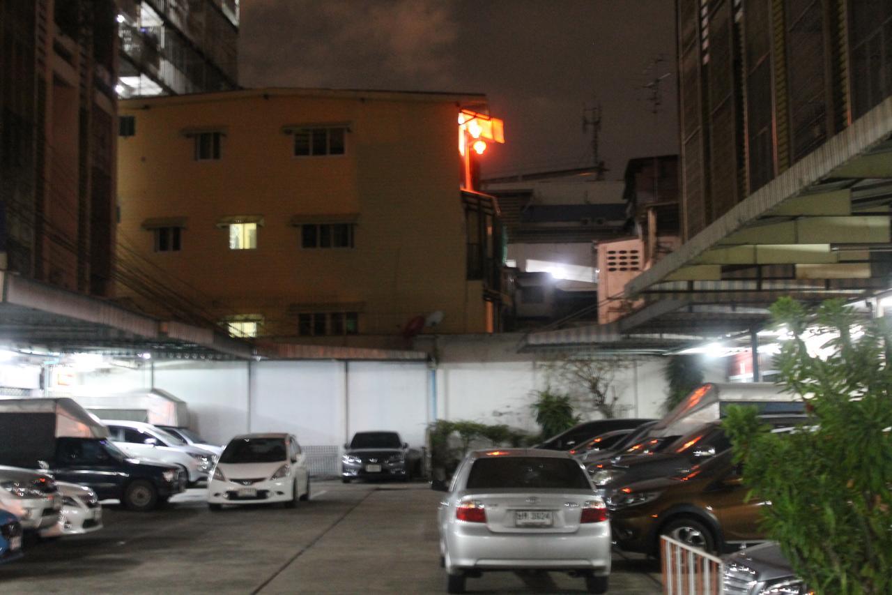The Oasis Hostel Chinatown (Adults Only) بانكوك المظهر الخارجي الصورة