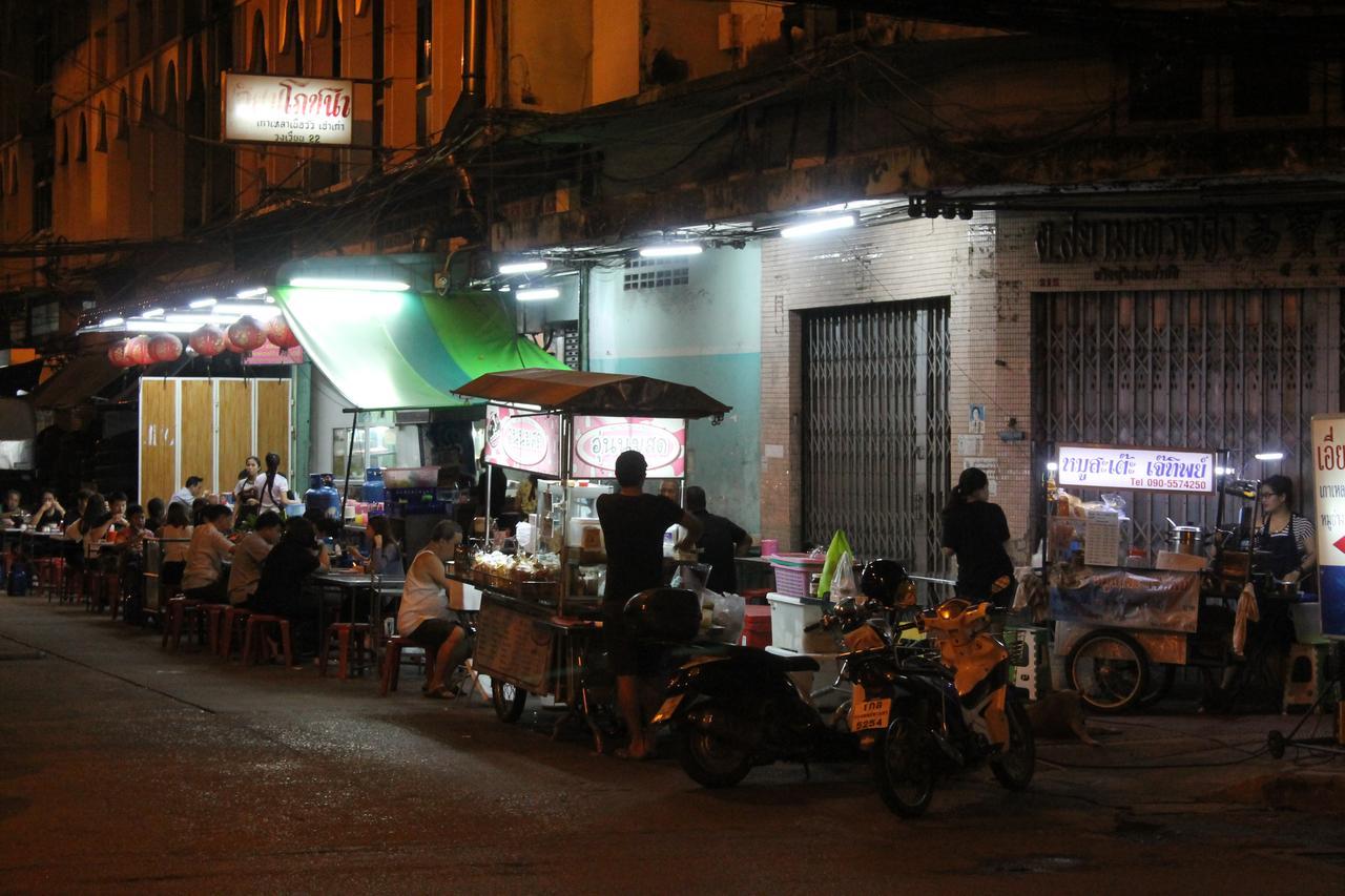 The Oasis Hostel Chinatown (Adults Only) بانكوك المظهر الخارجي الصورة