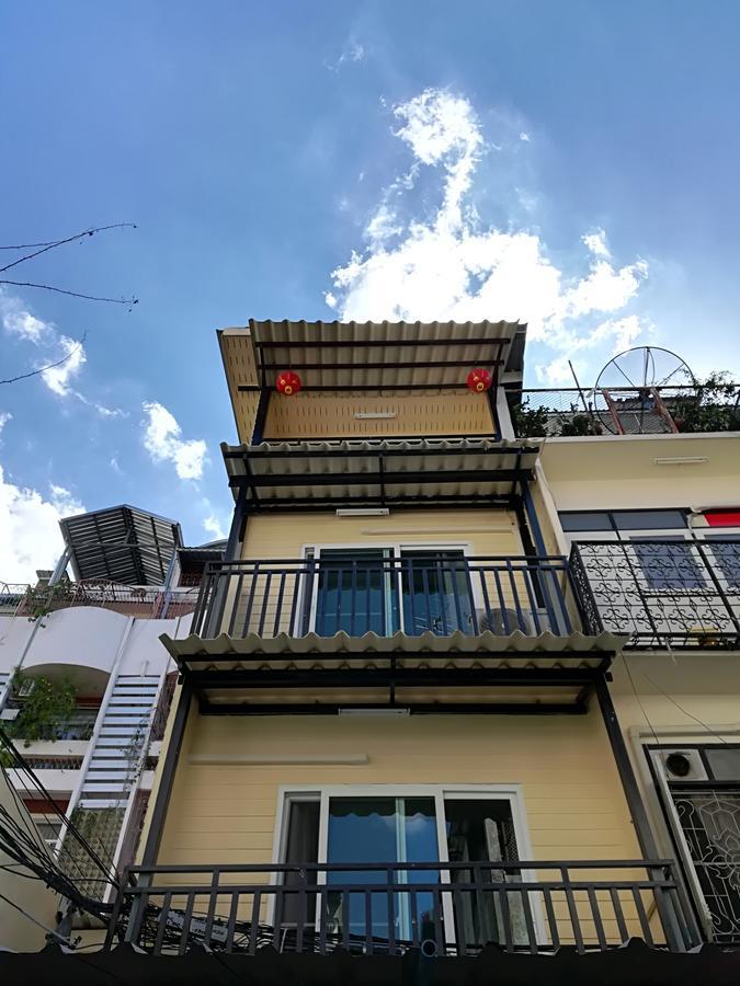 The Oasis Hostel Chinatown (Adults Only) بانكوك المظهر الخارجي الصورة