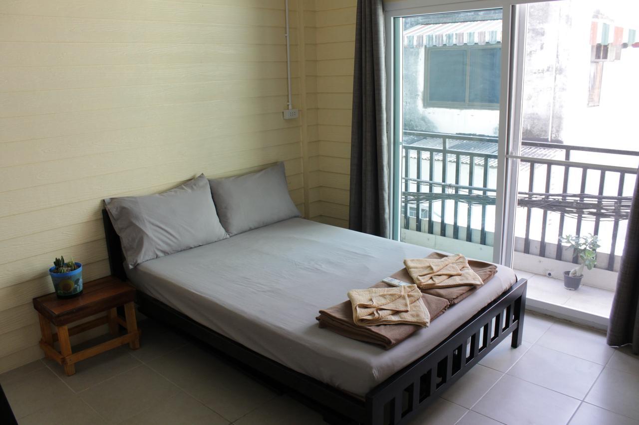 The Oasis Hostel Chinatown (Adults Only) بانكوك المظهر الخارجي الصورة
