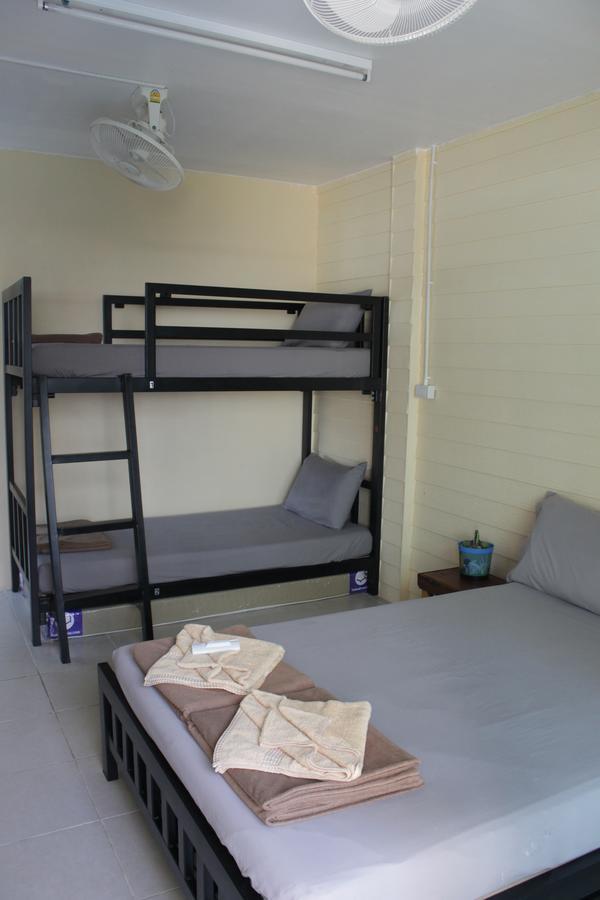 The Oasis Hostel Chinatown (Adults Only) بانكوك المظهر الخارجي الصورة